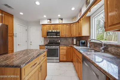 25 Jared Lane, Manalapan Township, NJ 07726 - Photo 12