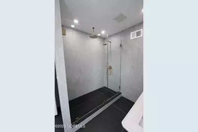 20 Roslyn Drive, Oakhurst, NJ 07755 - Photo 10