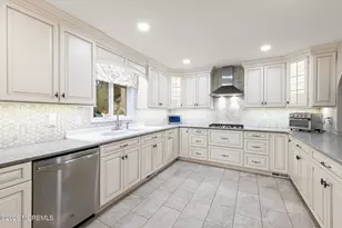 2 Bernice Dr, Freehold, NJ 07728 - Photo 6