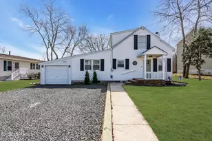 82 Clearwater Dr, Waretown, NJ 08758 - Photo 2