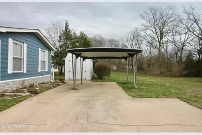 439 Charles Place, Freehold, NJ 07728 - Photo 4