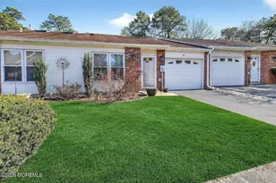 192 Victoria Ct, Lakewood, NJ 08701 - Photo 2