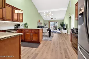 192 Victoria Ct, Lakewood, NJ 08701 - Photo 14