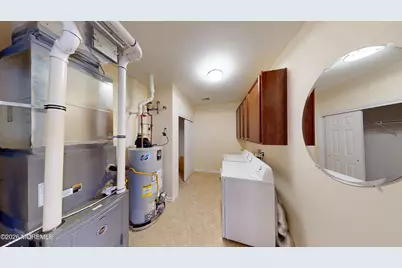 112 Regency Court #112, Morganville, NJ 07751 - Photo 18