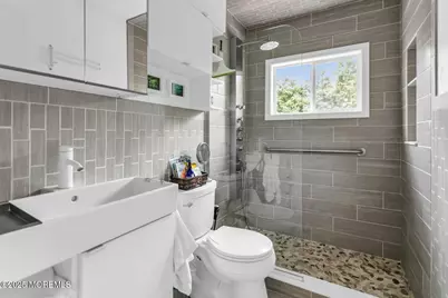 85 Valley Avenue, Highlands, NJ 07732 - Photo 26