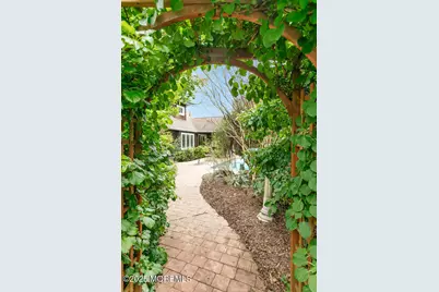 85 Valley Avenue, Highlands, NJ 07732 - Photo 4