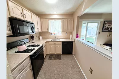 19 Jaffreyton Close, Howell Township, NJ 07731 - Photo 16