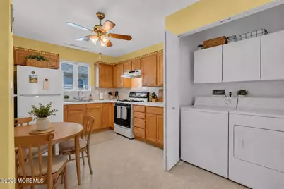 1440 Petunia Way S, Toms River Township, NJ 08755 - Photo 4