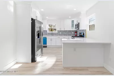 975 S Concourse, Aberdeen Township, NJ 07735 - Photo 10