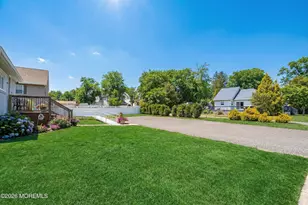 100 Main St, Farmingdale, NJ 07727 - Photo 20