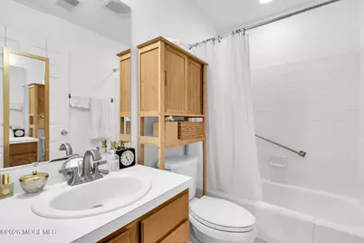 53 Farnworth Close, Freehold, NJ 07728 - Photo 18