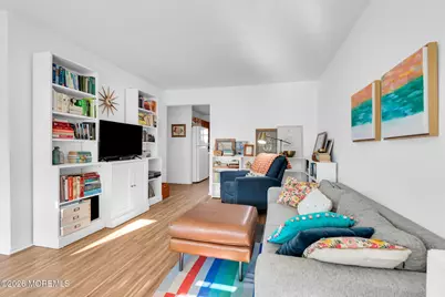 53 Farnworth Close, Freehold, NJ 07728 - Photo 8