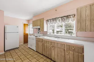 119 Harrow Ct, Neptune Township, NJ 07753 - Photo 4