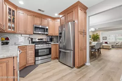 8 Dickenson Court, Freehold, NJ 07728 - Photo 6