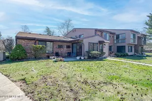 122 Manchester Ct, Red Bank, NJ 07701 - Photo 2