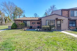 122 Manchester Ct, Red Bank, NJ 07701 - Photo 1