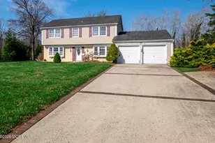 71 Princess Anne Dr, Freehold, NJ 07728 - Photo 2