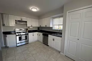 902 Buckingham Cir, Middletown, NJ 07748 - Photo 10