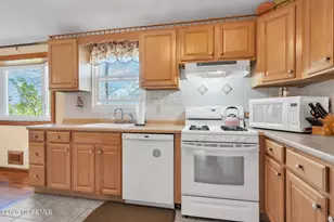 1018 Zircon Dr, Toms River Township, NJ 08753 - Photo 14