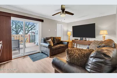 72 Kingsley Way, Freehold, NJ 07728 - Photo 18