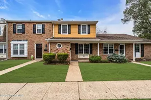 72 Kingsley Way, Freehold, NJ 07728 - Photo 4