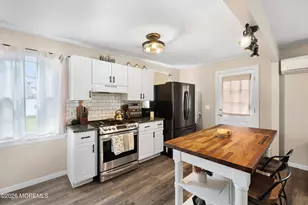 458 S Laurel Ave, Hazlet Township, NJ 07734 - Photo 8