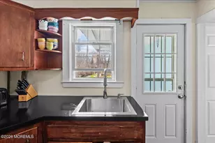 51 Smith St, Howell Township, NJ 07731 - Photo 10