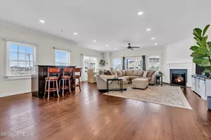 201 Gateway Ct, Union Beach, NJ 07735 - Photo 12