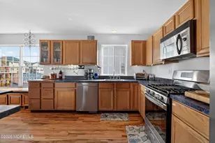 11 Huddy Ave, Highlands, NJ 07732 - Photo 10