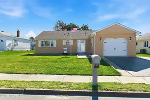 70 Innsbruck Dr, Toms River Township, NJ 08757 - Photo 2