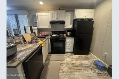 1 Avenue C, Hazlet Township, NJ 07730 - Photo 6