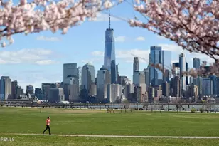 20 Van Nostrand Ave, Jersey City, NJ 07305 - Photo 38