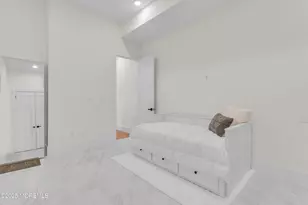 20 Van Nostrand Ave, Jersey City, NJ 07305 - Photo 16