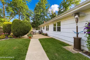 1 Blenheim Rd, Manalapan Township, NJ 07726 - Photo 22