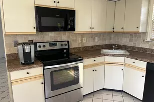 27C Benjamin Franklin Dr, Monroe Township, NJ 08831 - Photo 6