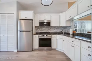 56 Privet Pl, Red Bank, NJ 07701 - Photo 6