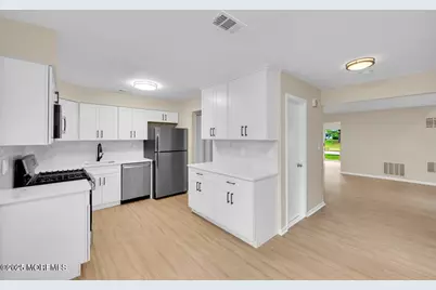 4 Cooper Court, Freehold, NJ 07728 - Photo 8