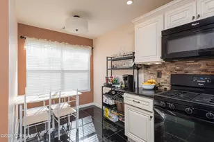 60 Horseshoe Ct, Tinton Falls, NJ 07753 - Photo 8
