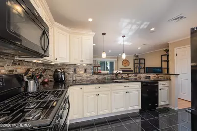 60 Horseshoe Court, Tinton Falls, NJ 07753 - Photo 6