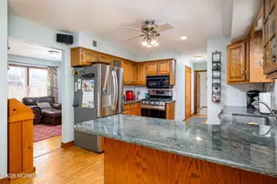 21 Jefferson Ct, Freehold, NJ 07728 - Photo 18
