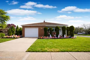 1 Miramar Ct, Toms River Township, NJ 08757 - Photo 2