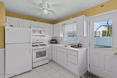 1003 Hollywood Boulevard, Point Pleasant, NJ 08742 - Photo 10