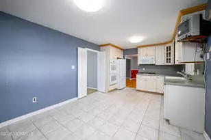 821 Middletown-Lincroft Rd, Middletown, NJ 07748 - Photo 18