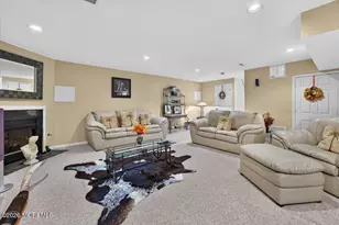 14 Linda Ct, Old Bridge Township, NJ 08857 - Photo 4