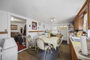 93 Center St, Freehold, NJ 07728 - Photo 6