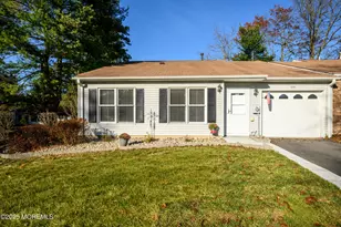 233 Cloverdale Dr, Lakewood, NJ 08701 - Photo 6