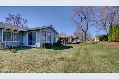371A Duranta Plz Plaza, Monroe Township, NJ 08831 - Photo 2