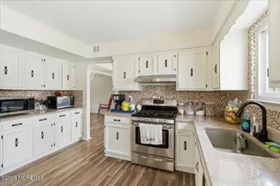 12 Holmes Ave, Monroe Township, NJ 08831 - Photo 16