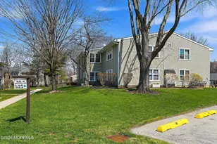 52 Honeysuckle Ln, Red Bank, NJ 07701 - Photo 4