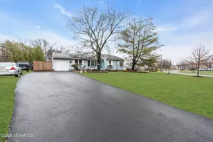 2 Blair Rd, Kendall Park, NJ 08824 - Photo 4